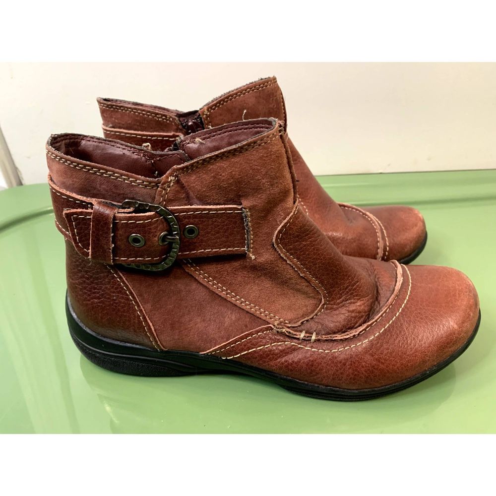 Earth Origins Dayton Burgundy Leather Booties Size 8
